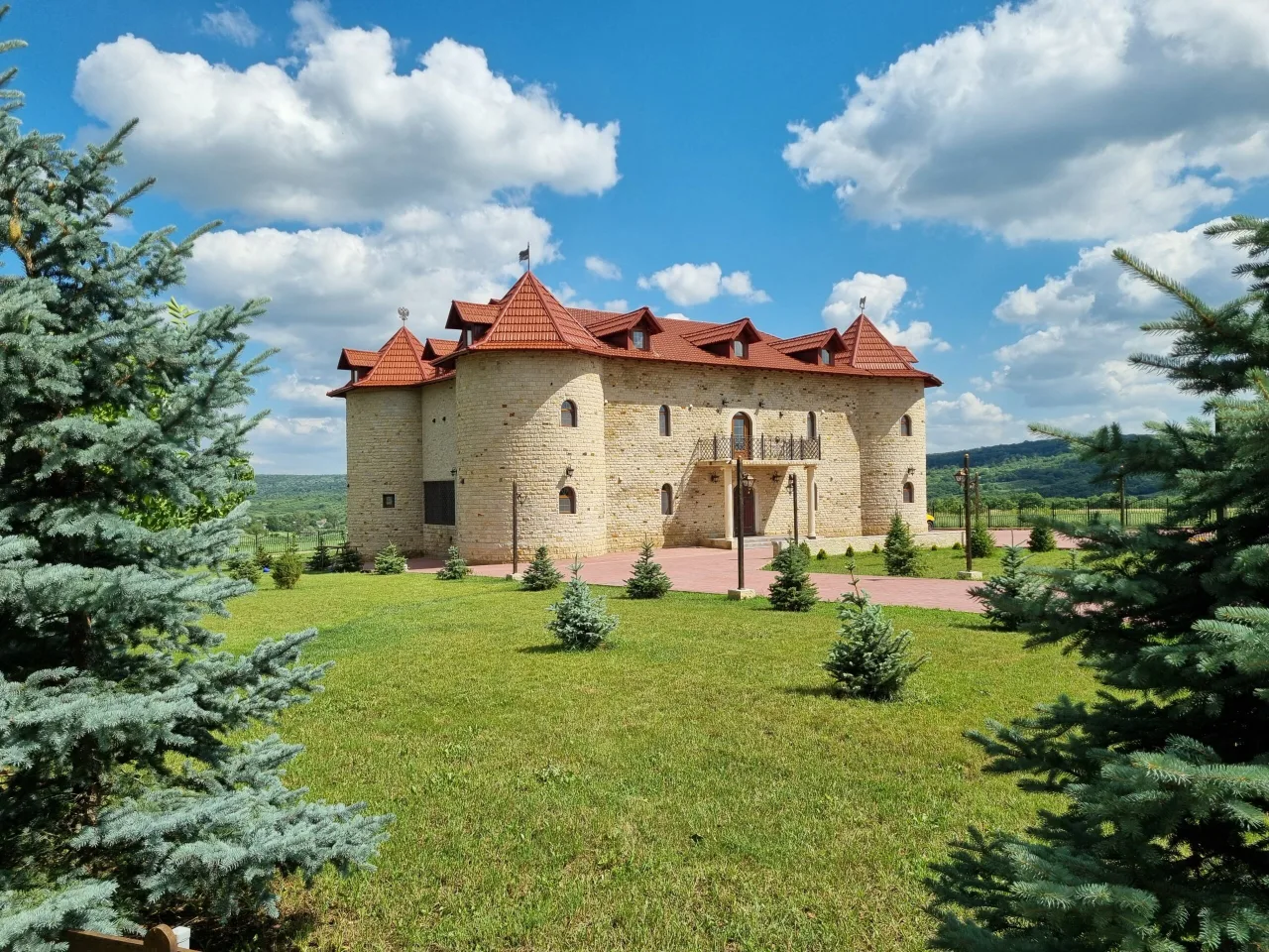 Photo of Unghern Castle