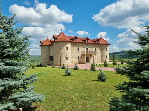 Photo of Unghern Castle