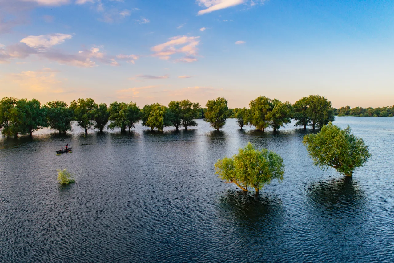 Photo of Lake Beleu