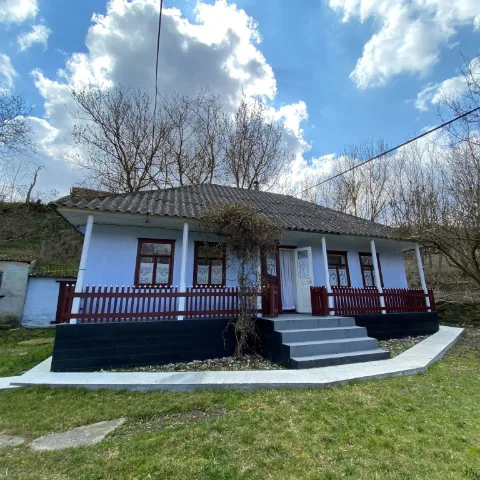 Photo of Pension "La Beciul din Stâncă"