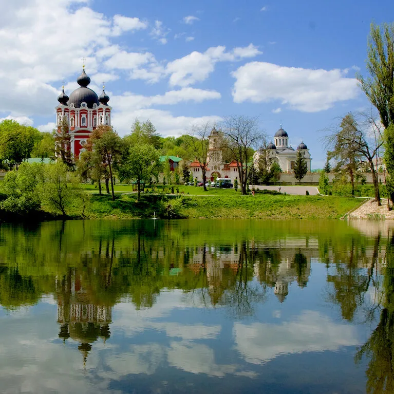 Mănăstirea Curchi în Moldova